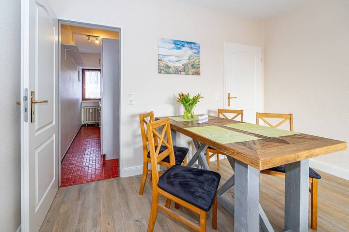 Ganze Wohnung, Gemütliches 2-Zimmer-Appartement mit Süd-Balkon in Westerland in Westerland, Sylt (Gemeinde)