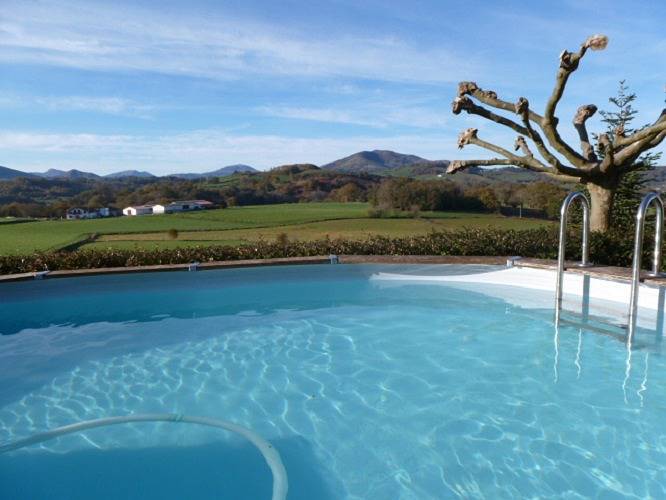 Gîte pour 5 personnes, avec jardin ainsi que piscine et terrasse à Ayherre - 2