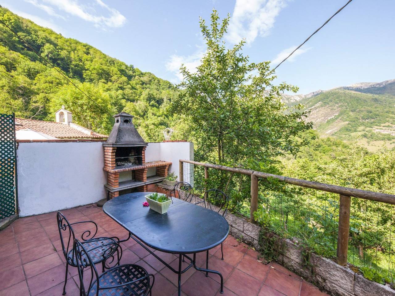 Apartamento entero, Jacuzzi, Kamin, Grill und spektakuläre Aussicht in Proaza, Cordillera Cantábrica