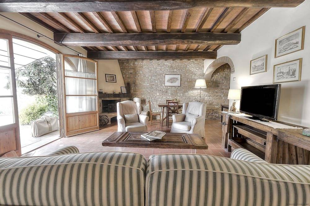 Ganze Wohnung, Toskanische Apart für 4/5 Personen, WIFI, Air-Co, Sw-Pool, alle Annehmlichkeiten auf dem Land in Montespertoli, Florenz Provinz
