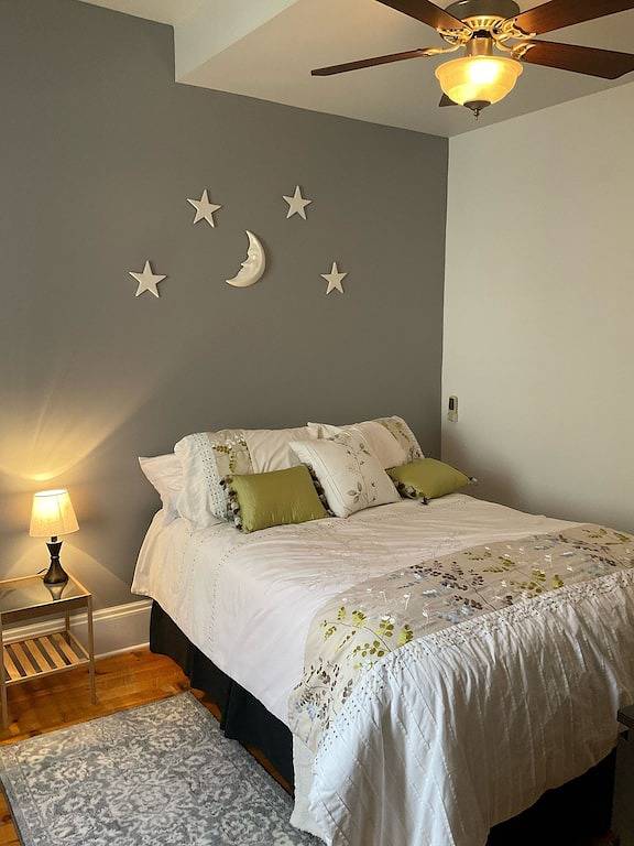 Ganze Wohnung, Old Quebec's historic district. 1-bedroom apartment, sleeps 4 in Québec (Stadt), Québec