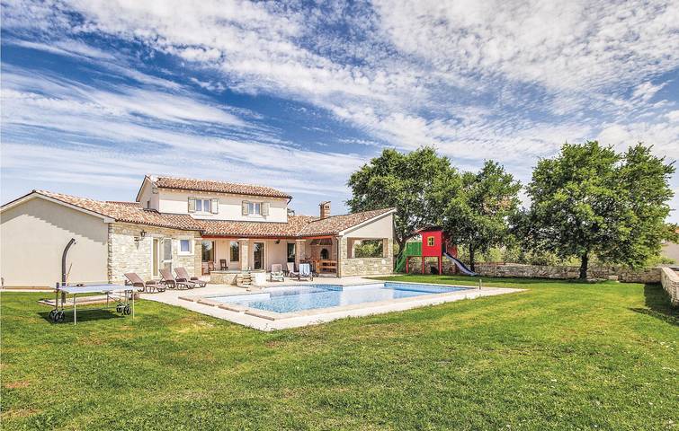 Ferienhaus für 8 Personen, mit Terrasse und Pool, mit Haustier - 1