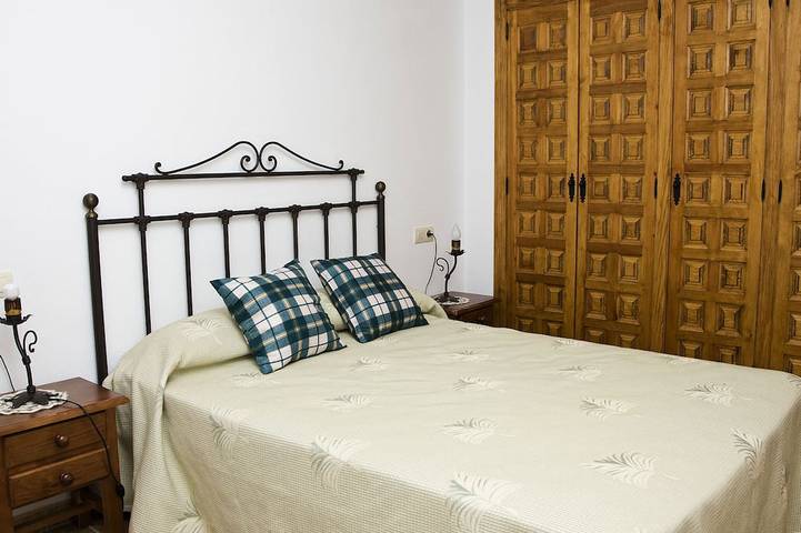 Casa Con Piscina Privada Y Excelentes Vistas Al Mayor Lago De Andalucia in Iznájar, Sierras Subbéticas