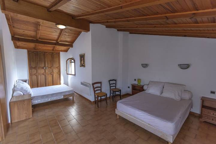 Location de vacances pour 14 personnes, avec jardin et terrasse, animaux acceptés à Peri - 4