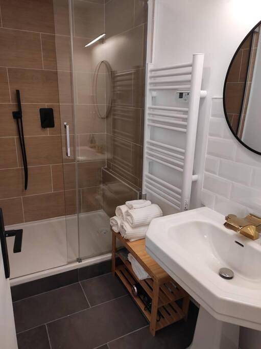 La Cabana Agréable logement avec Jacuzzi/Balnéo in Saint-Jean-d'Angély, Région de Saint-Jean-d'Angély