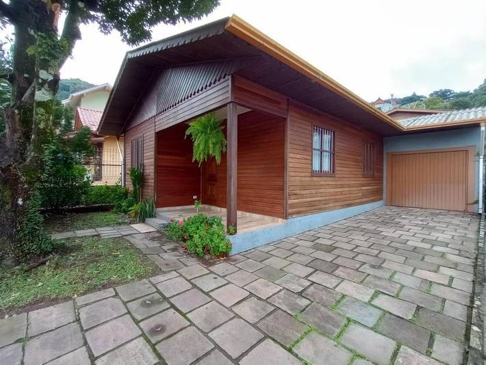 Casas e apartamentos de temporada para 4 pessoas, com jardim e balcão em Gramado