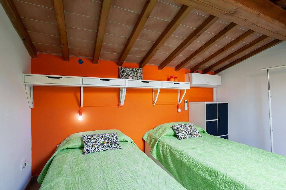 Cozy home in Cecina Marina with Wifi in Cecina, Costa degli Etruschi