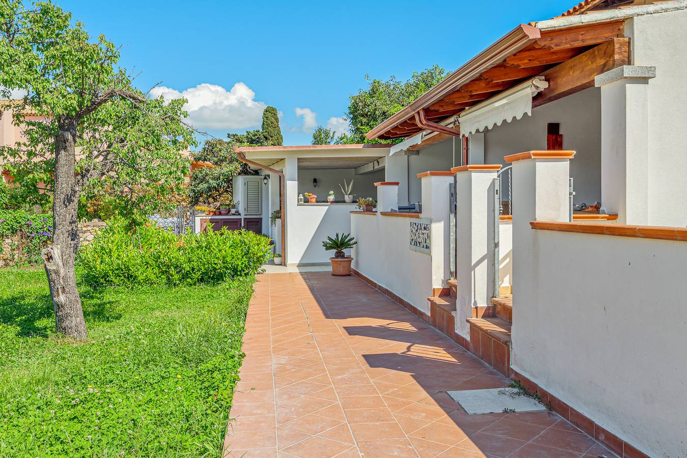 Ferienhaus "Villetta I Gerani" mit Privater Terrasse, Gemeinschaftsgarten und Klimaanlage in San Teodoro, Olbia-Tempio