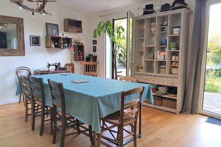 Location de vacances pour 4 personnes, avec terrasse ainsi que jardin et vue à Brunoy - 2