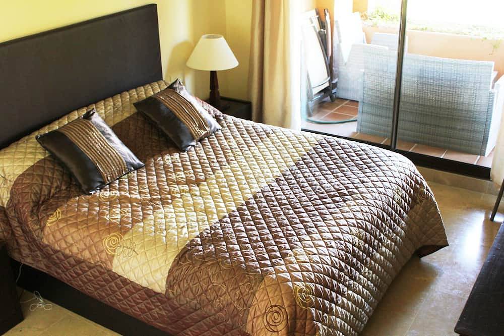 Entire apartment, Duquesa Village Front Line Golf Apartment. in Manilva, Costa del Sol