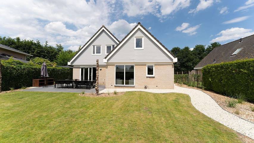 Ferienhaus für 12 Personen, mit Terrasse und Pool sowie Sauna und Garten in Flevoland