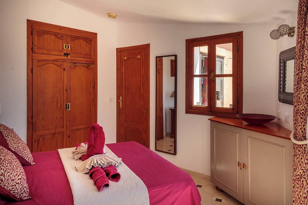 Beautiful 2 Bedroom/2 Bathroom Moorish styled villa with breath taking views in Cortijo Cabrera, Turre