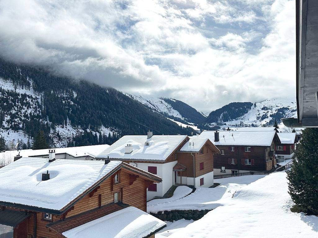 Apartamento vacacional con 3 dormitorios in Sedrun, Tujetsch