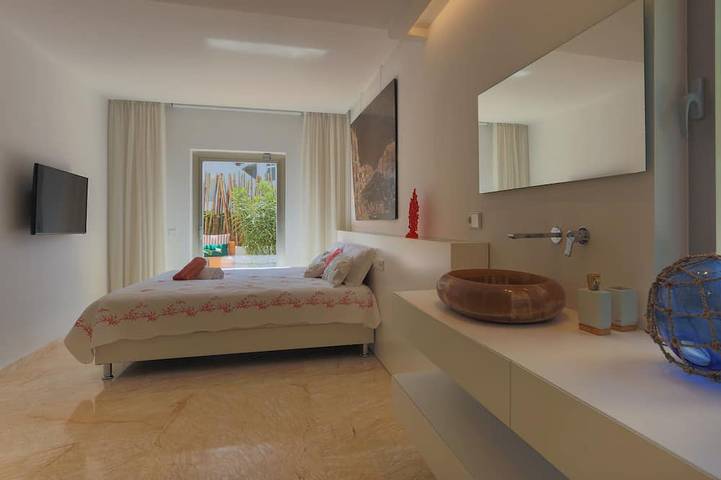 Location de vacances pour 8 personnes, avec jardin et terrasse dans Playa d'en Bossa - 2
