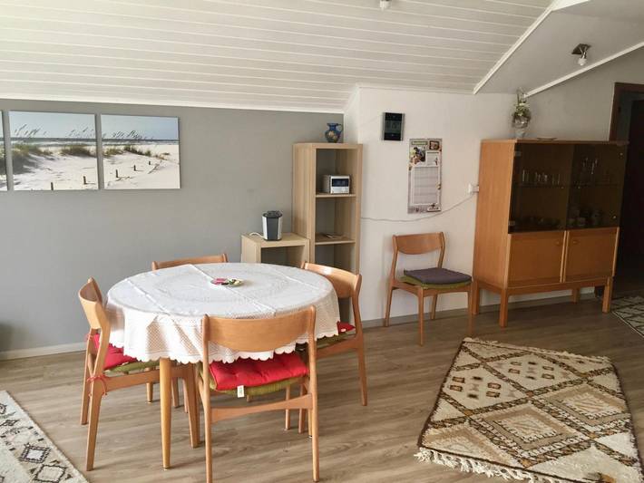 Ganze Wohnung, Ferienwohnung 'Linde' mit Gemeinschaftsgarten, Balkon und Wi-Fi in Endingen am Kaiserstuhl, Endingen