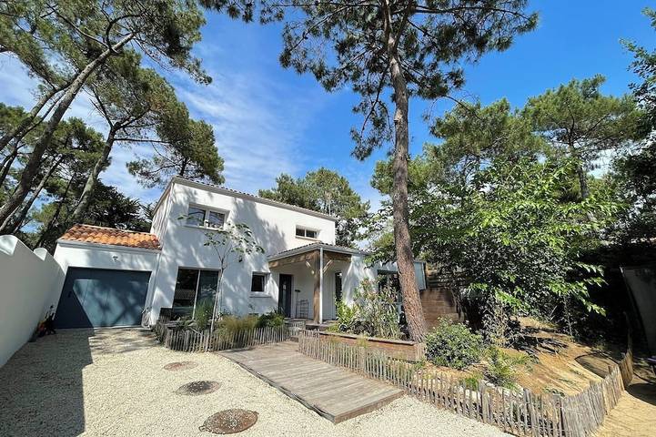 Location de vacances pour 8 personnes, avec Terrasse et Jardin dans Plage de la Grière