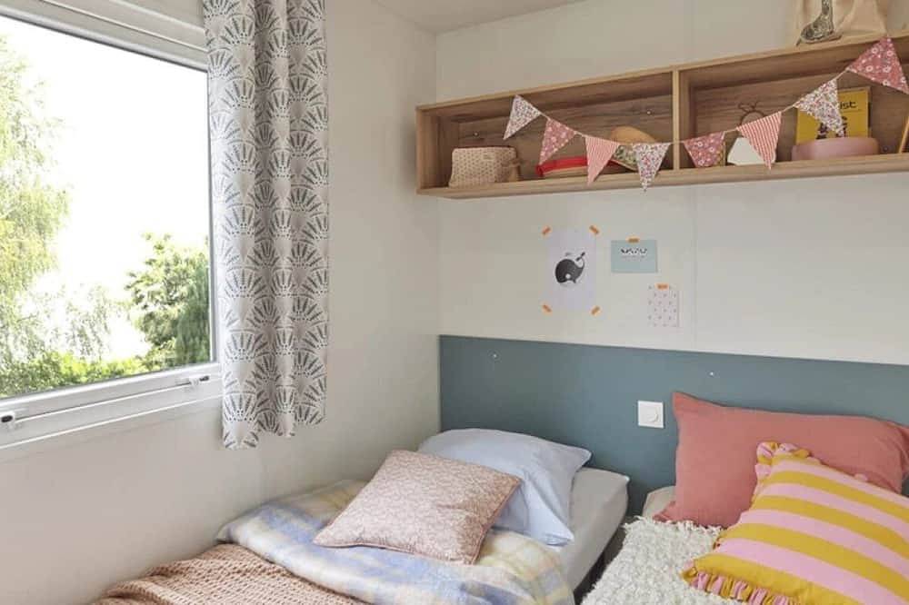 Zecamping 4* espace aquatique locatif Tv Lv clim 40m2 in Challans, Valle del Loira