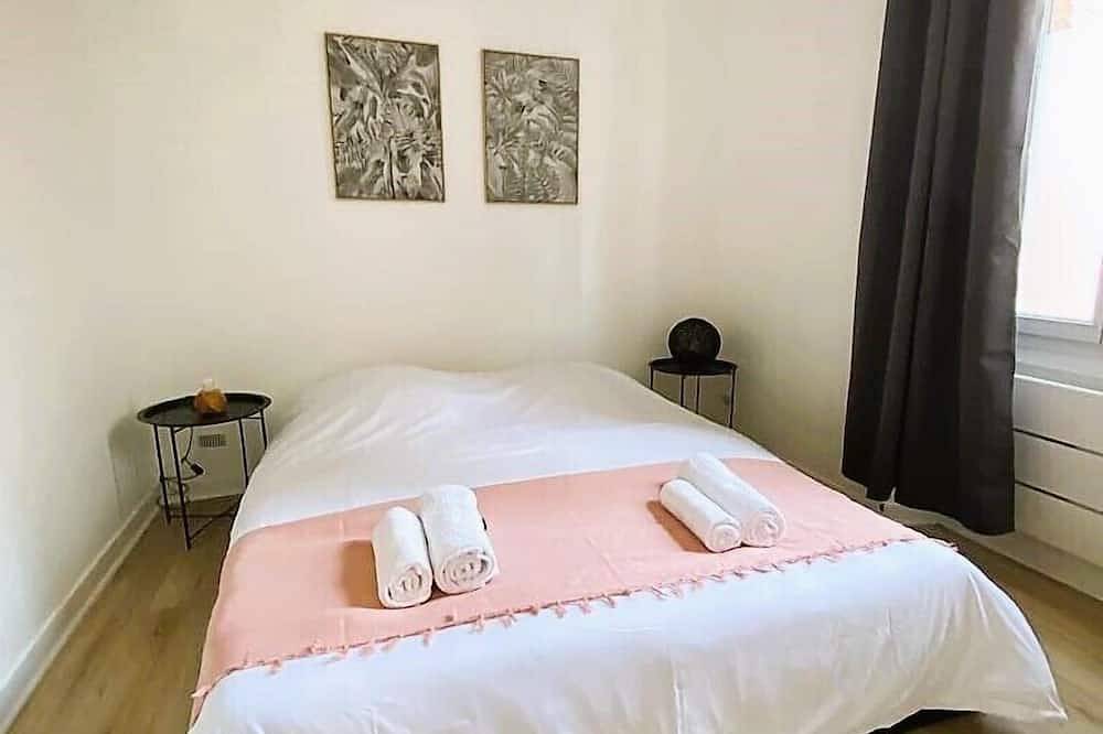 Entire apartment, Flat Hypercentre - Laval on foot! in Laval, Mayenne
