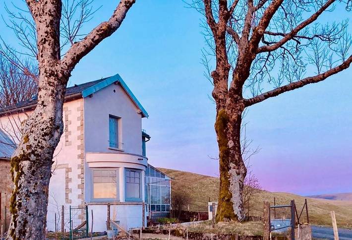 Location de vacances pour 4 personnes, avec jardin et vue à Marcenat - 4