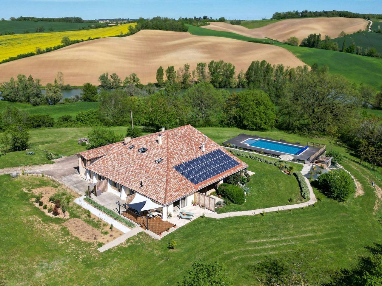 Apartamento entero, Granja restaurada entre Albi, Toulouse y Montauban in Grazac (Tarn), Región de Albi