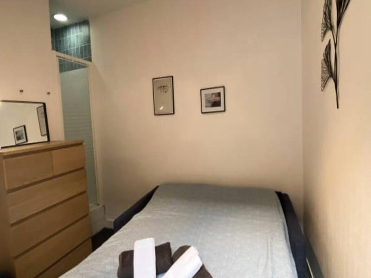 Entire apartment, Apartment in Ault with Oceanfront Balcony in Ault, Abbeville region