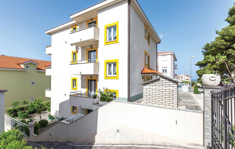 Ferienwohnung für 2 Personen, mit Terrasse in Makarska