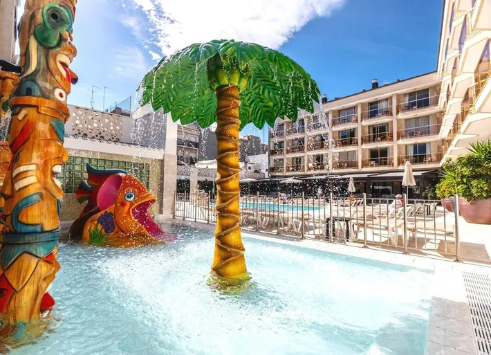 Aparthotel para 2 personas, con piscina para niños además de jardín y piscina - 1