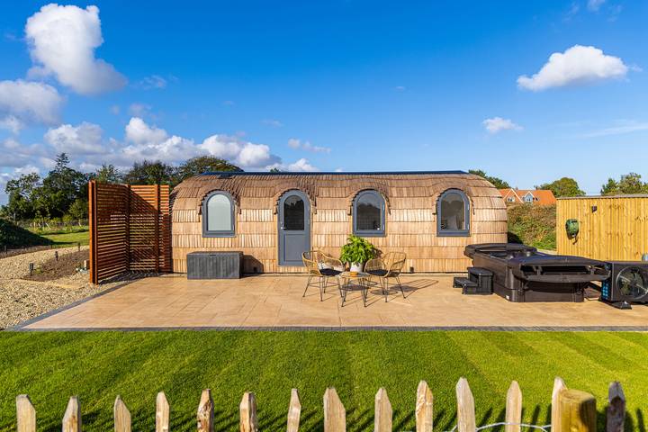 Hut for 2 people, with Garden in Brandesburton