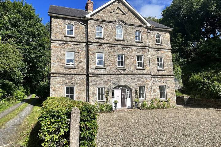 Ferienhaus für 13 Personen, mit Garten und Terrasse sowie Whirlpool in County Cork
