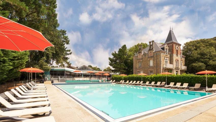 Appart’hôtel pour 4 personnes, avec balcon et piscine ainsi que sauna et jardin