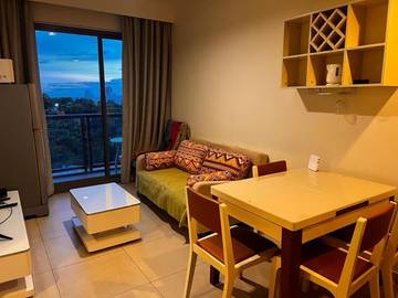 Gîte pour 3 personnes, avec piscine et jardin ainsi que vue sur le lac et vue dans Pattaya South