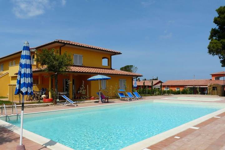 Ferienwohnung für 3 Personen, mit Terrasse und Pool in Scarlino