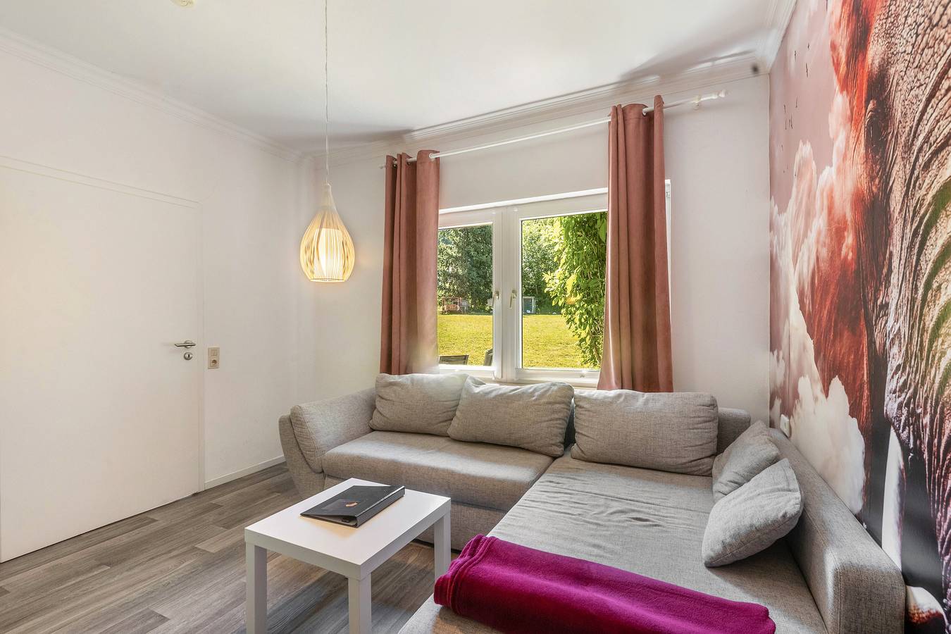 Bungalow 'Elefant' mit Gemeinschaftsterrasse, Gemeinschaftsgarten und Wi-Fi in Niedenstein, Schwalm-Eder-Kreis