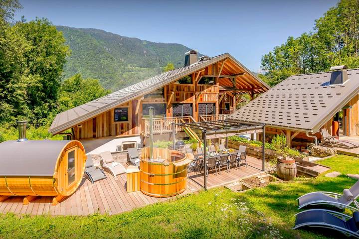 Ski chalet for 15 (14 adults max) sauna, nordic bath - Ovo Network in La Rivière-Enverse, Region Bonneville