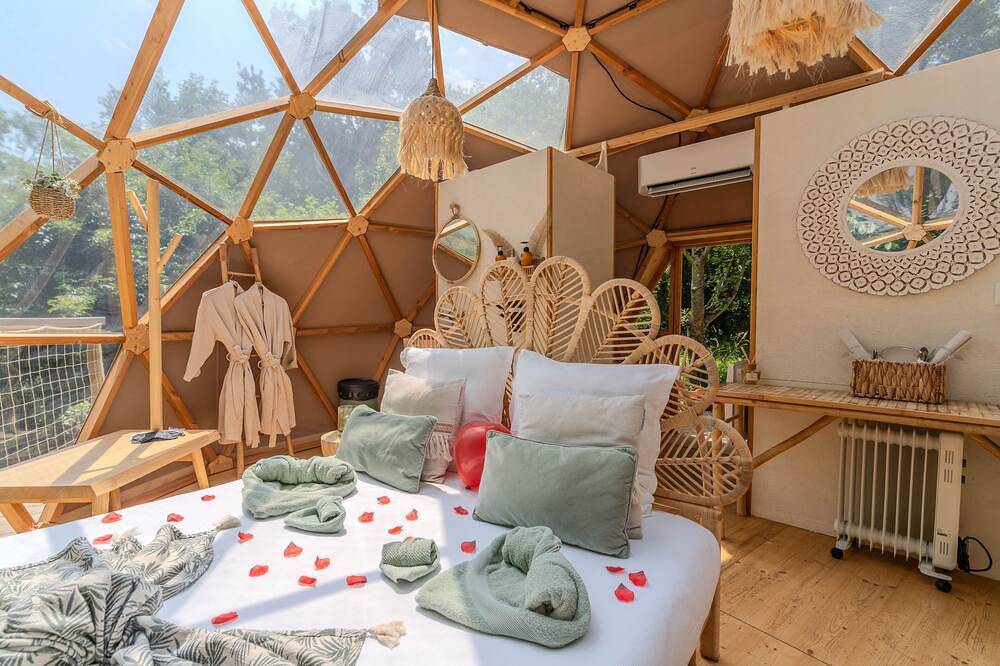 Dome with Jacuzzi 15 min from Disneyland Paris in Nanteuil-lès-Meaux, Sena y Marne