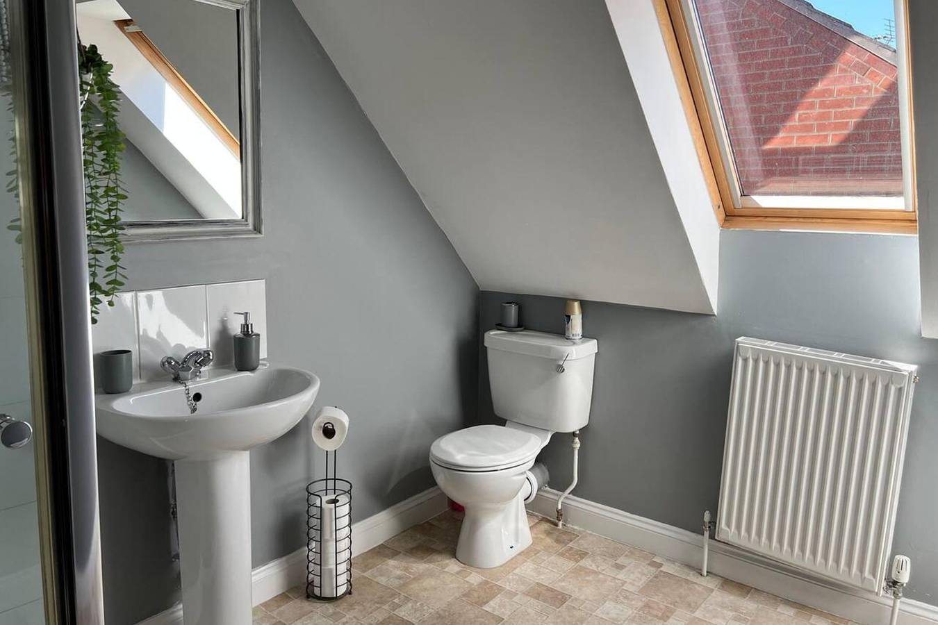 2-Bed House - Sleeps 6 - Garden, Parking, Wifi in Lincoln, Lincolnshire