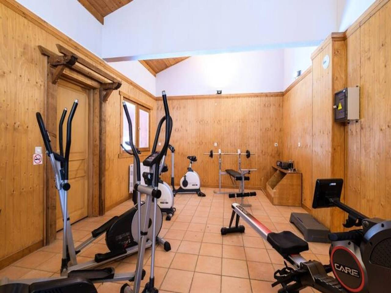 Ganze Wohnung, 5-Zimmer-Maisonette-Apartment mit Kabine für 12/14 Personen in Lanslevillard, Region Saint-Jean-de-Maurienne