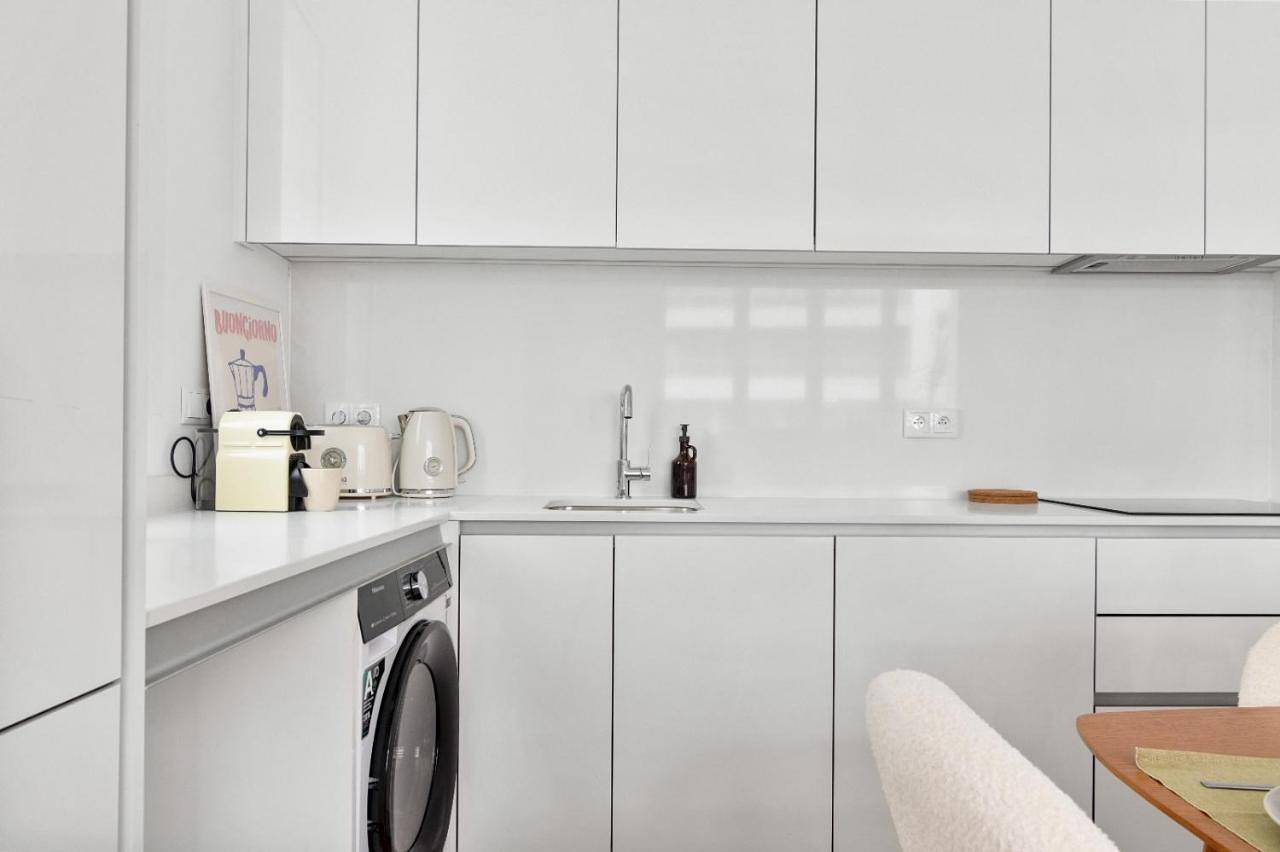 Appartement entier, Grand Appartement - Parking - 30 min Tour Eiffel in Chaville, Hauts-de-Seine