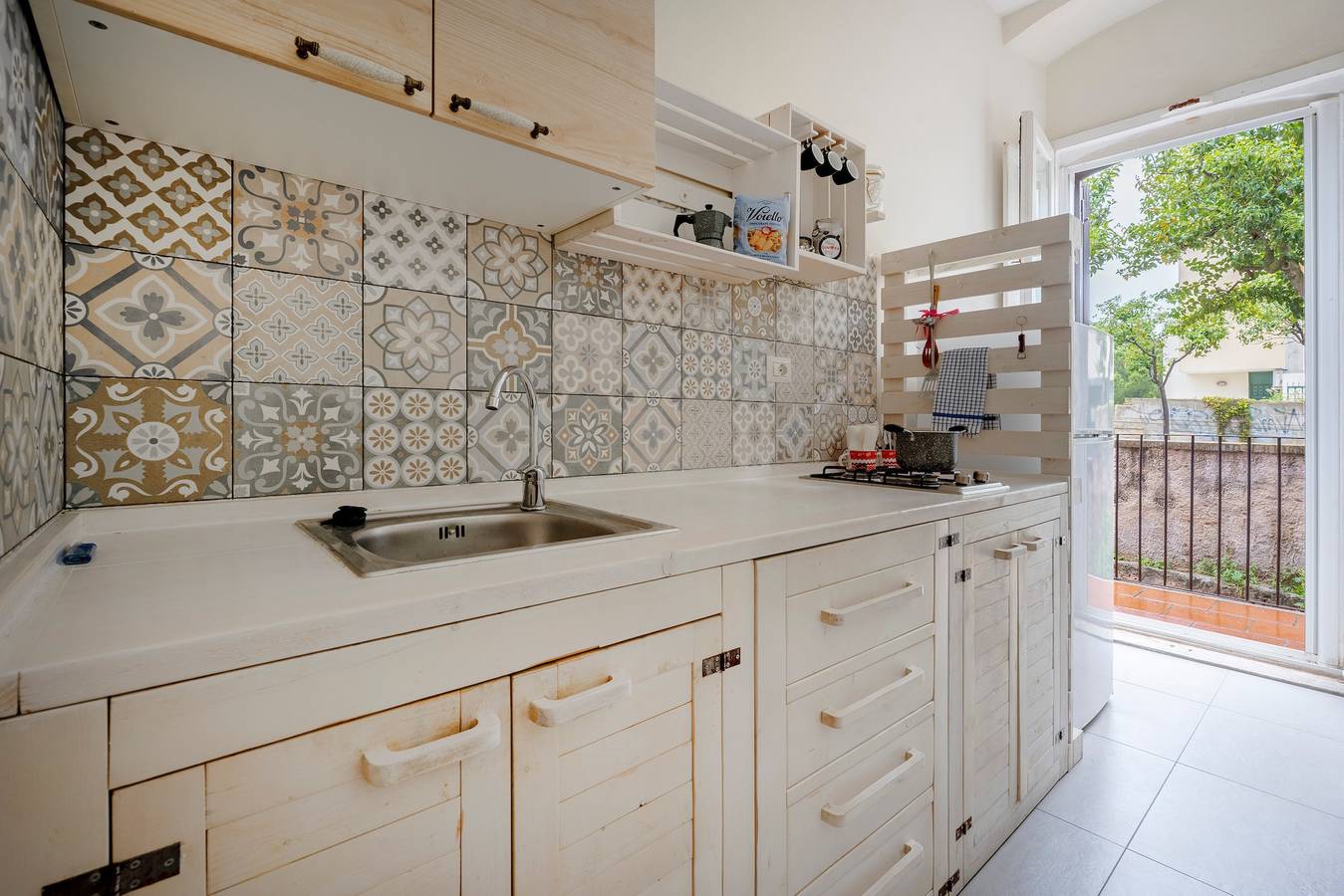 Apartamento entero, Apartamento 'Garibaldi54 - Habitación de los Olivos' con balcón, Wi-Fi y aire acondicionado in Santo Spirito, Bari