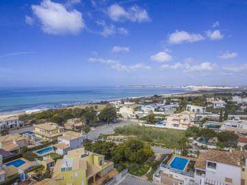 Villa for 8 People in Guia, Faro District, Photo 4