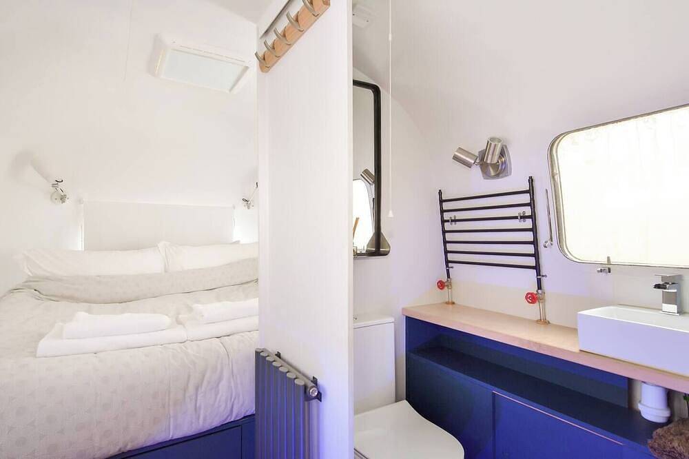 Stella, Design-Led Vintage Airstream Retreat with Hot Tub in Loch Tay, Perthshire