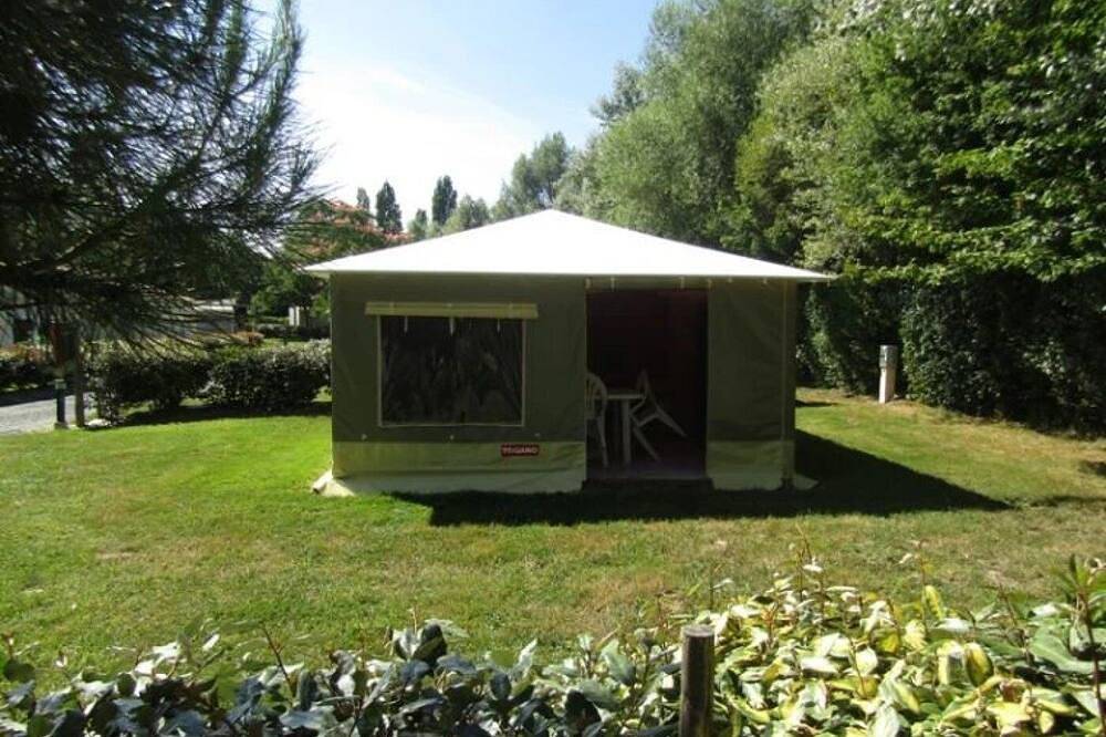 Camping 4 étoiles - Piscine in Saint-Christophe-du-Ligneron, Vallée de la Loire