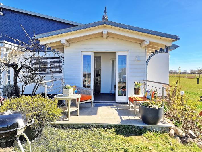 Ferienwohnung für 4 Personen, mit Terrasse und Garten in Stove