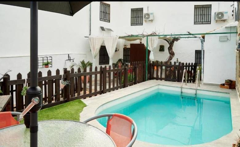 Casa rural para 10 personas, con jardín además de piscina y vistas, Se admiten mascotas en Sierra Mágina - 3