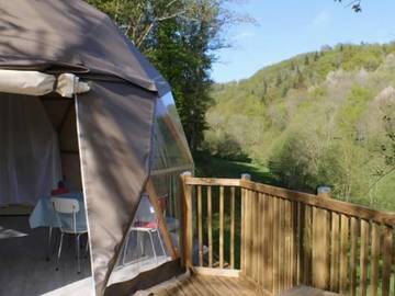 Camping pour 4 Personnes dans Saint-Constant-Fournoulès, Massif central, Photo 1