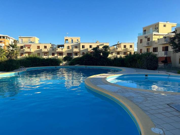 Ferienhaus für 4 Personen, mit Balkon und Pool sowie Ausblick