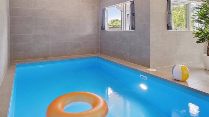 Ferienhaus für 14 Personen, mit Garten und Terrasse sowie Sauna, mit Haustier in Kramnitse