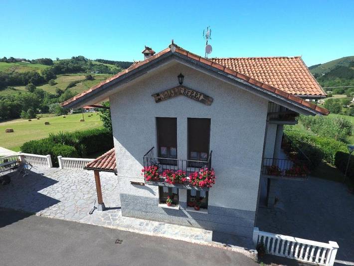 Maison d’hôte pour 2 personnes, avec Balcon et Terrasse ainsi que Jardin et Vue