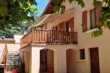 Gîte pour 6 personnes, avec jardin à Vaugneray