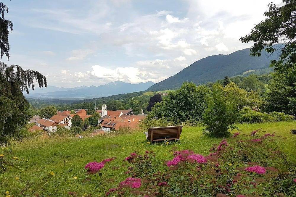 Ganze Wohnung, Ferienwohnung (2 Schlafz., Ost-/Westbalk, Nr. 322) - Landhaus Schönblick in Bad Kohlgrub, Bayerische Alpen